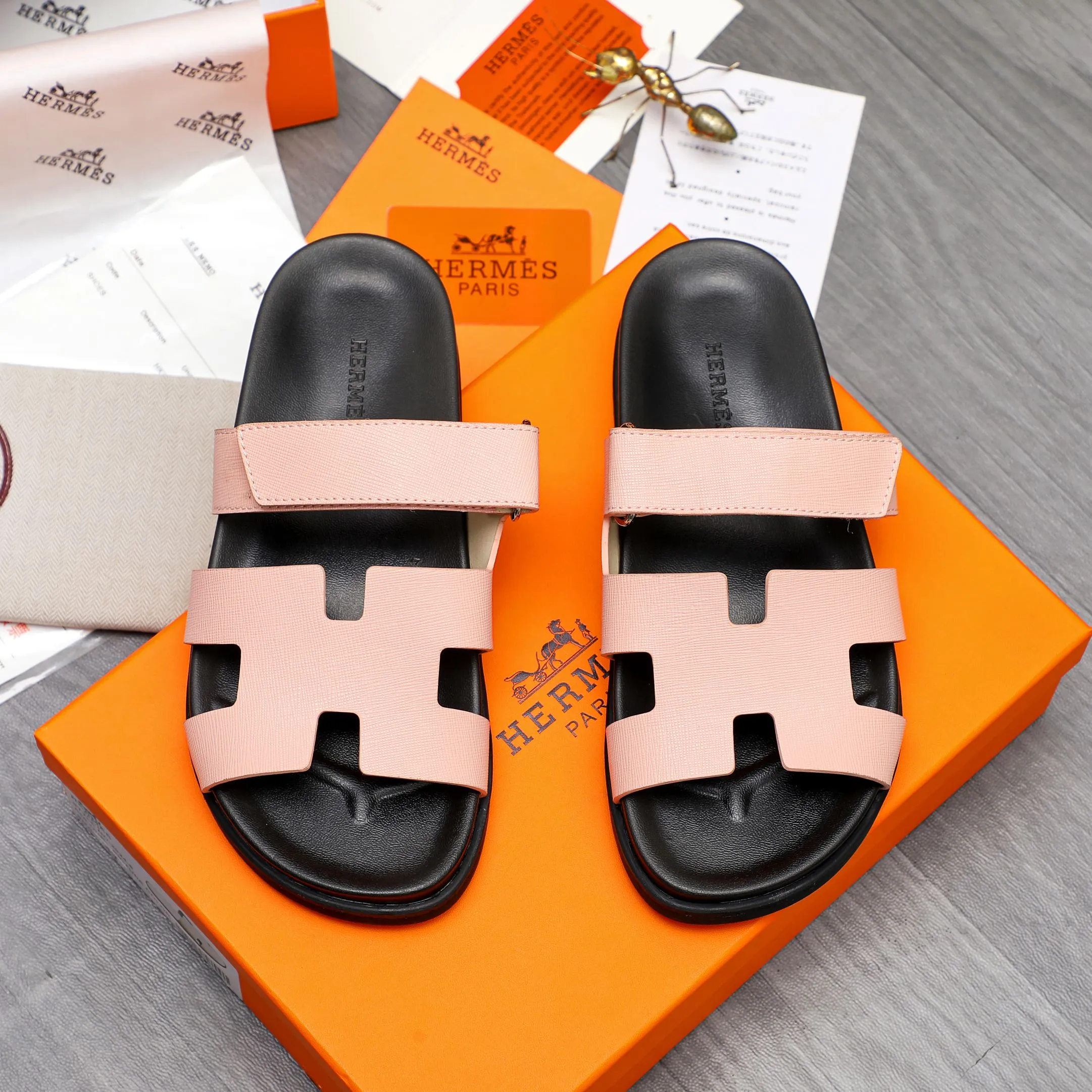 Men's shoes 💰340 Product trademark: Hermes "Hermes" Couple's slippers Regular size: 36-46 Product material: Selected vertical grain cowhide upper, microfiber lining, original outsole